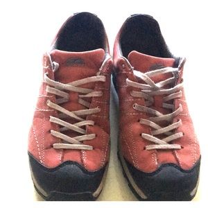Go Lite hiking sneakers